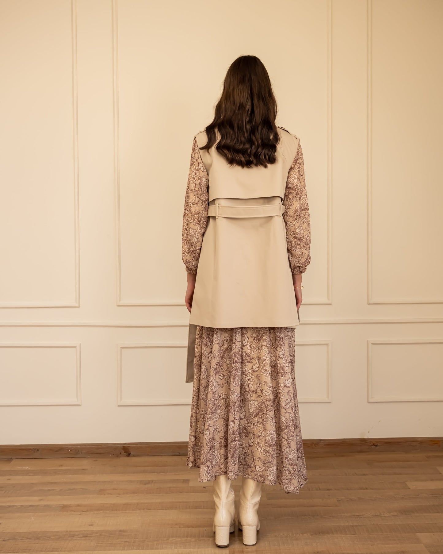 SLEEVELESS TRENCH COAT-DARK BEIGE