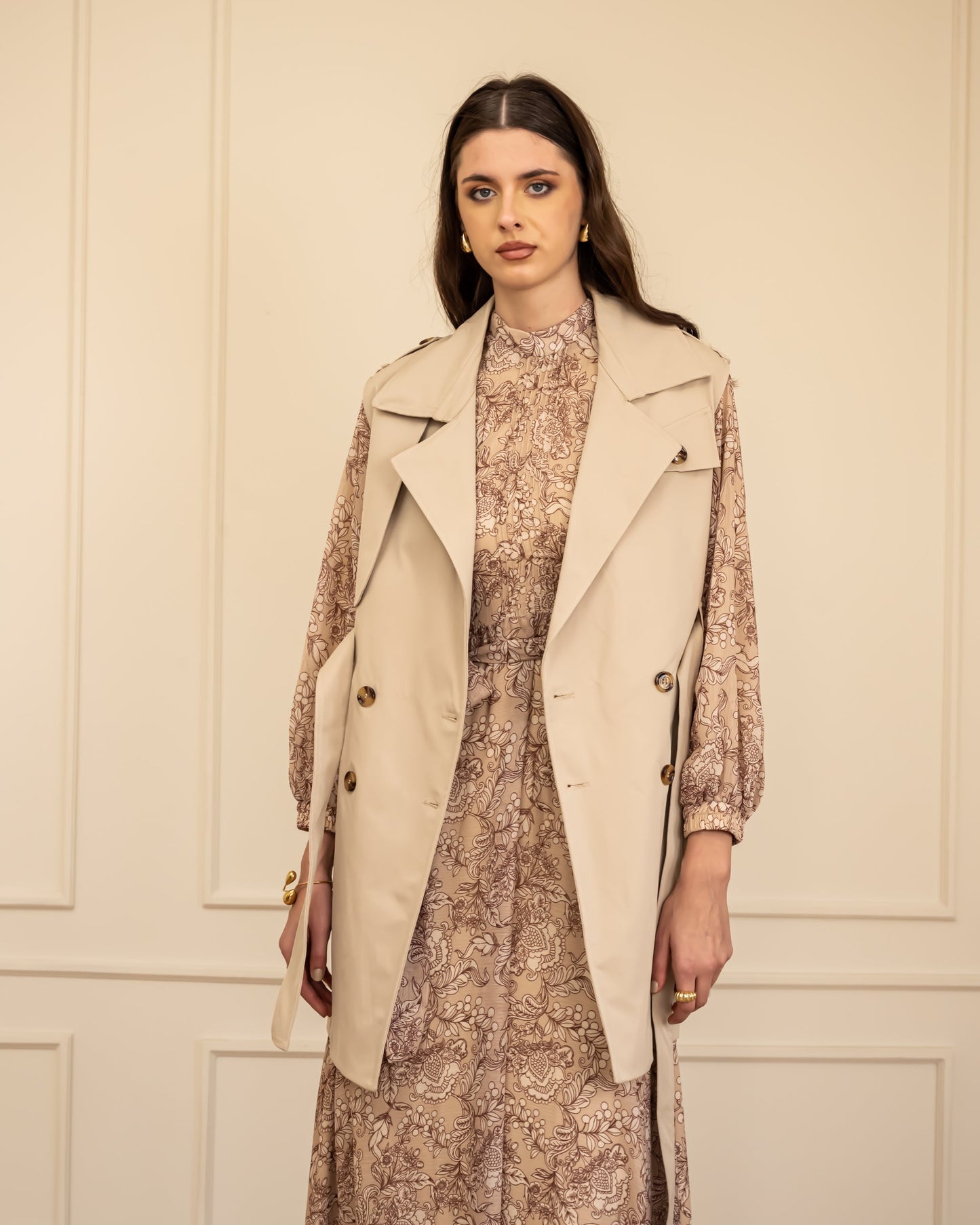 SLEEVELESS TRENCH COAT-DARK BEIGE