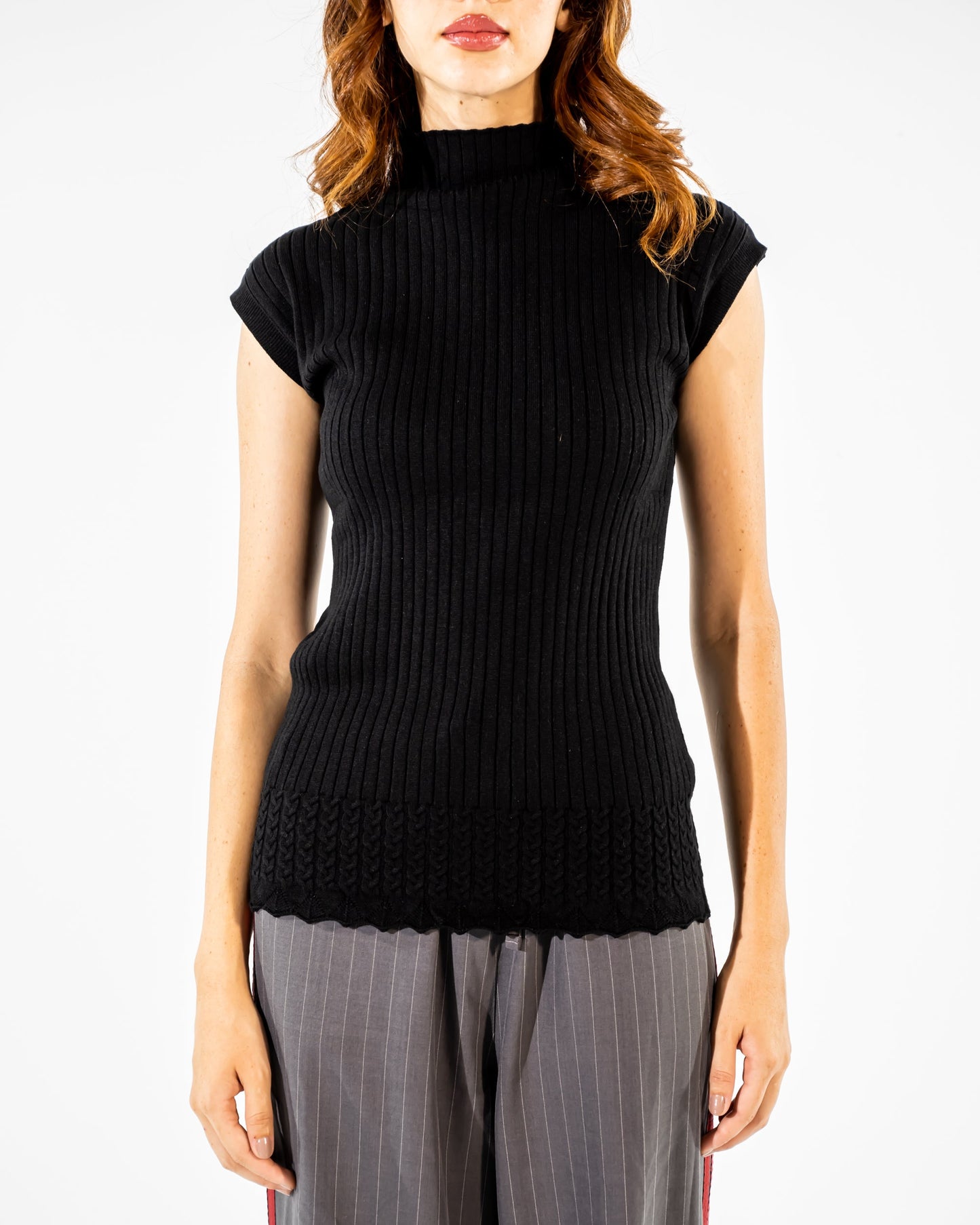 Sleeveless Ribbed Knit Top-BLACK