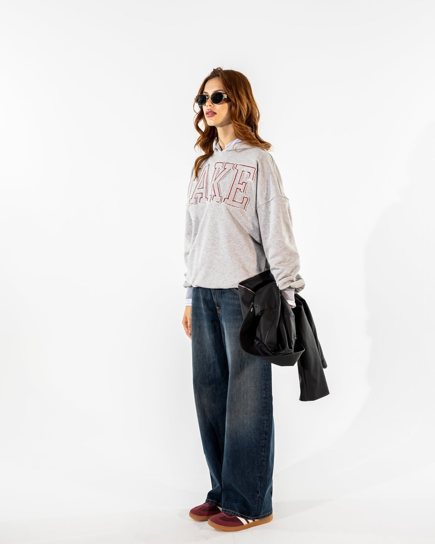 PROMINENT EMBROIDERY HOODIE -GRAY