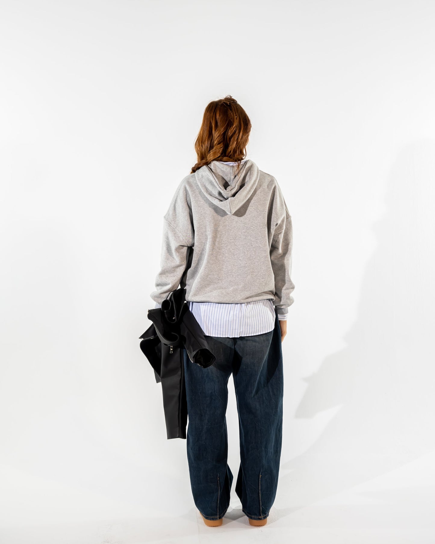 PROMINENT EMBROIDERY HOODIE -GRAY