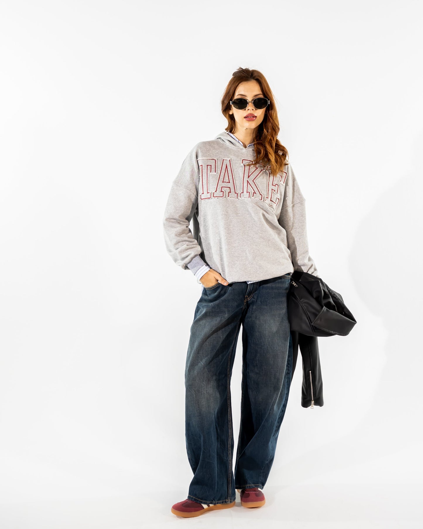 PROMINENT EMBROIDERY HOODIE -GRAY