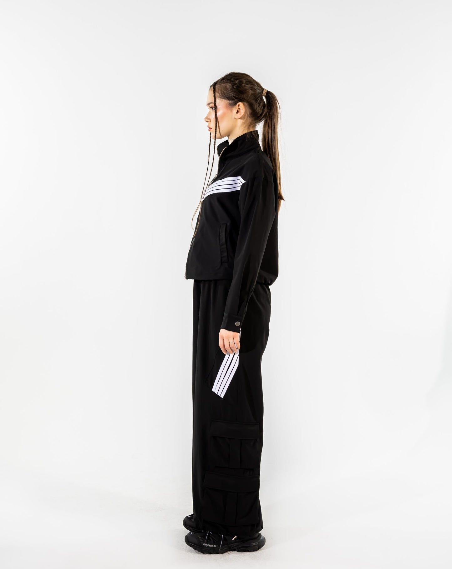 STRIPPED SHORT JACKET -BLACK
