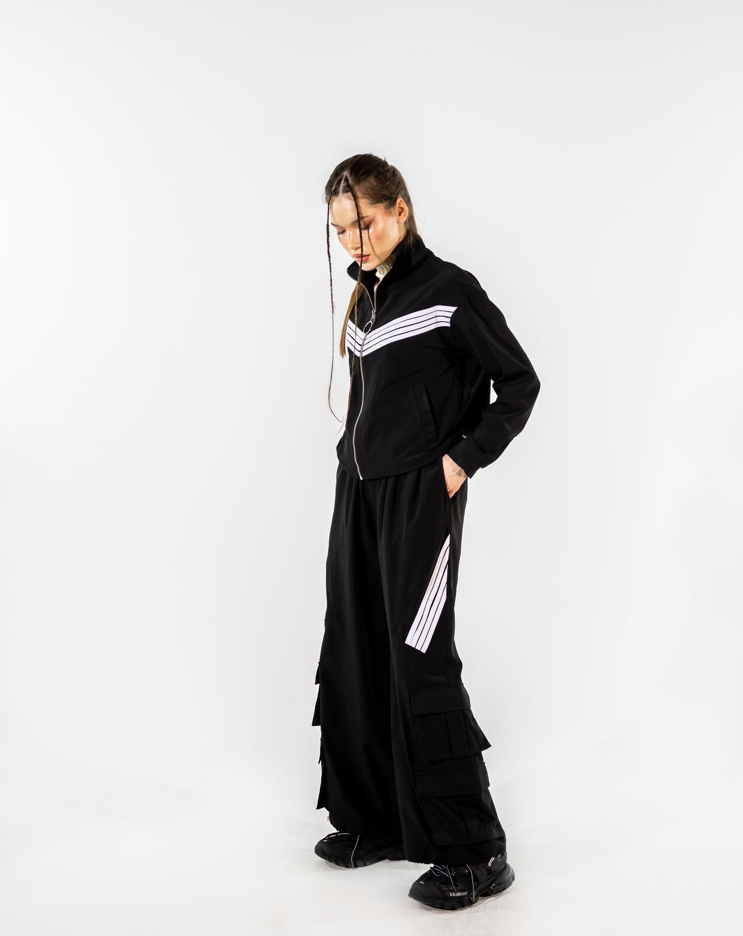 STRIPPED POCKET WIDE LEG PANT-BLACK