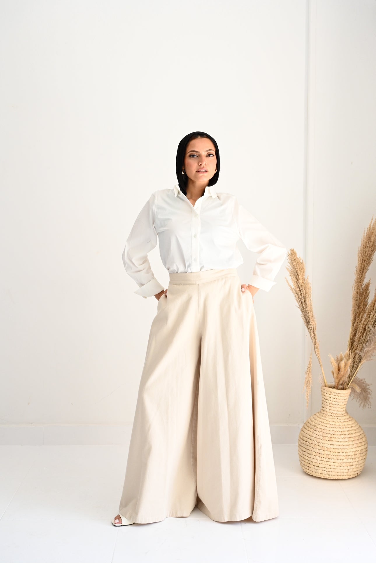 GABARDINE WIDE LEG PANT-BEIGE